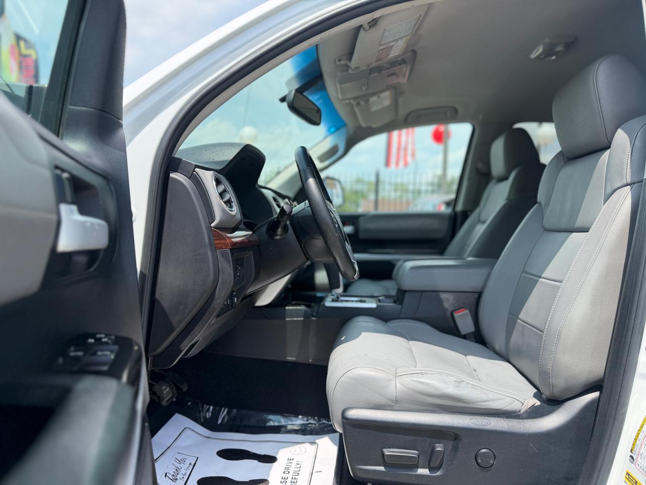 Toyota Tundra Limited 5.7L Double Cab 4WD 2016