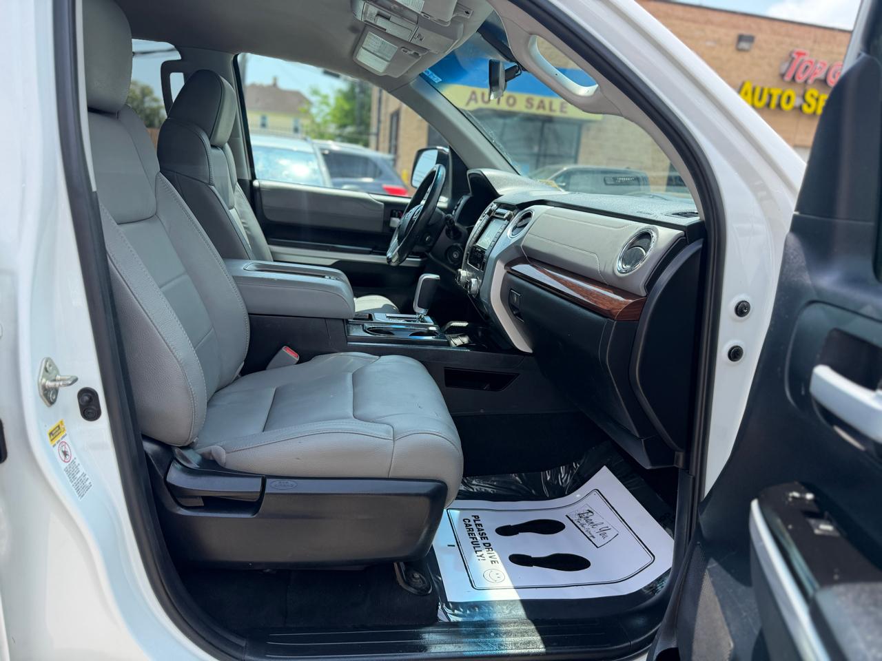 Toyota Tundra Limited 5.7L Double Cab 4WD 2016