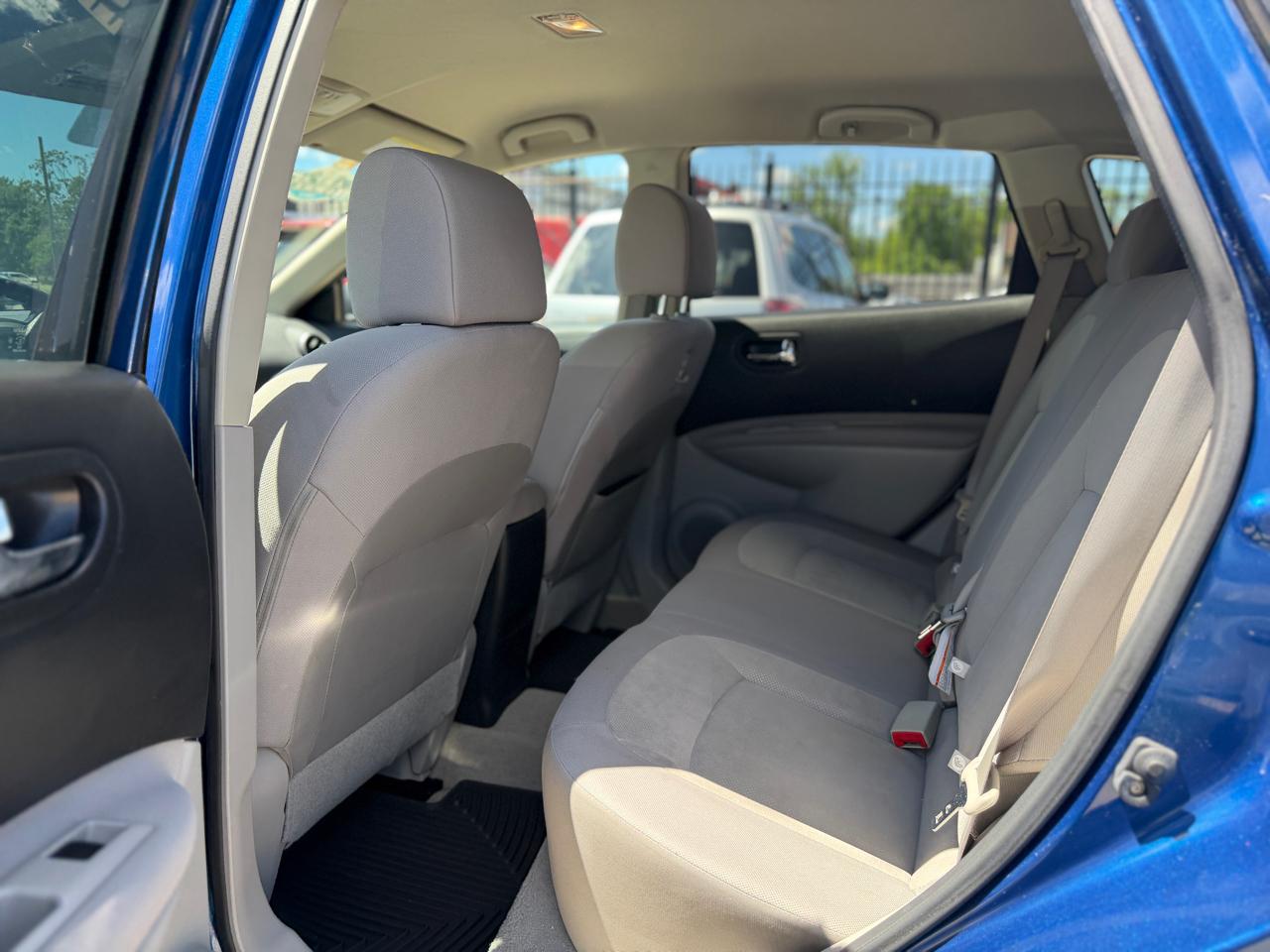 Nissan Rogue S AWD 2010
