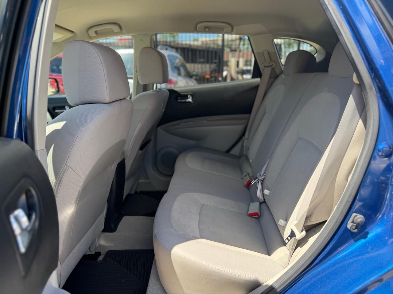 Nissan Rogue S AWD 2010