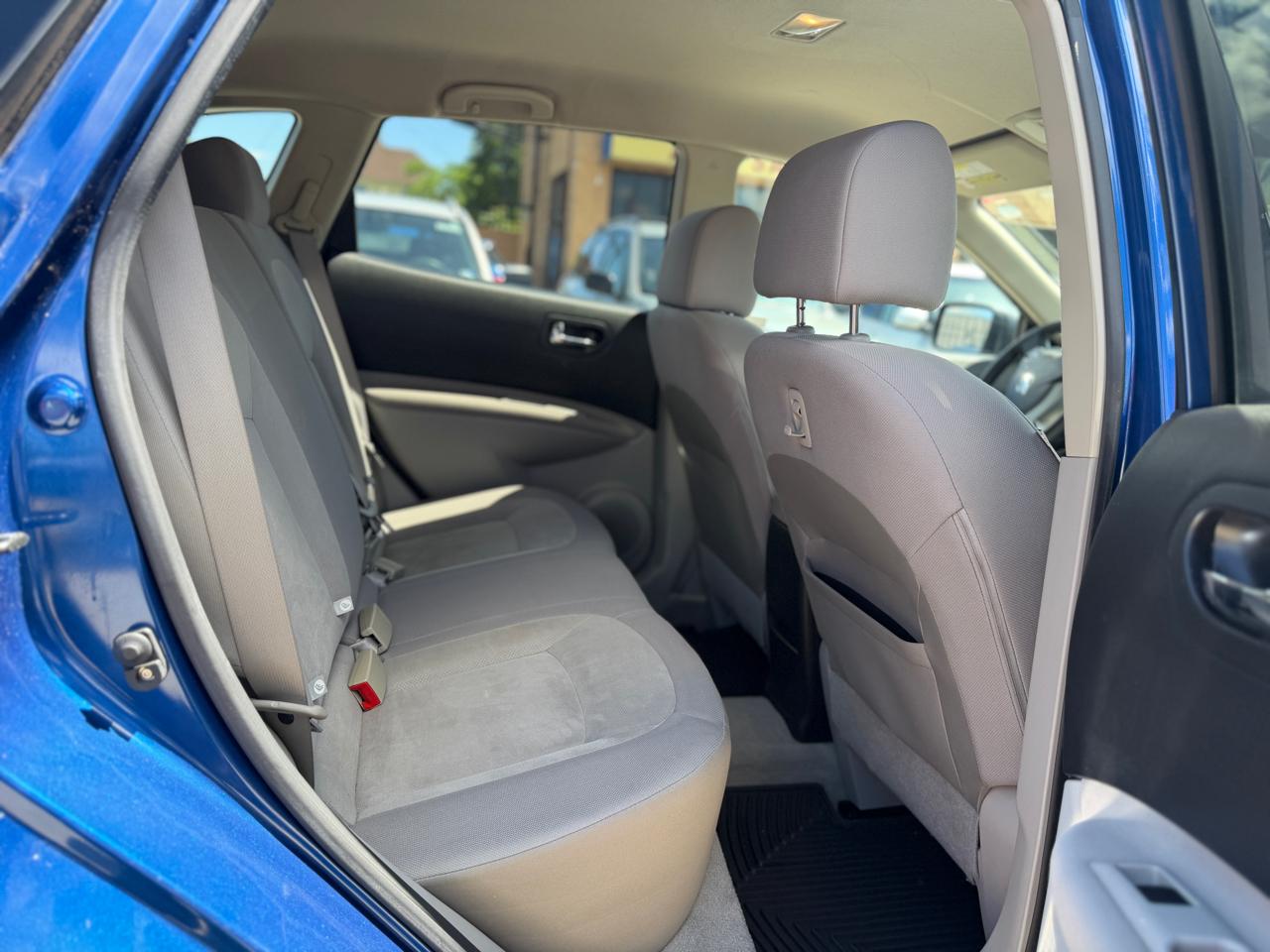 Nissan Rogue S AWD 2010