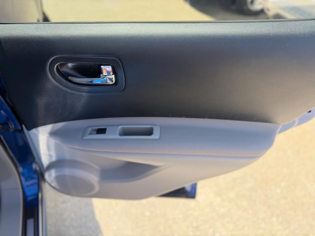 Nissan Rogue S AWD 2010