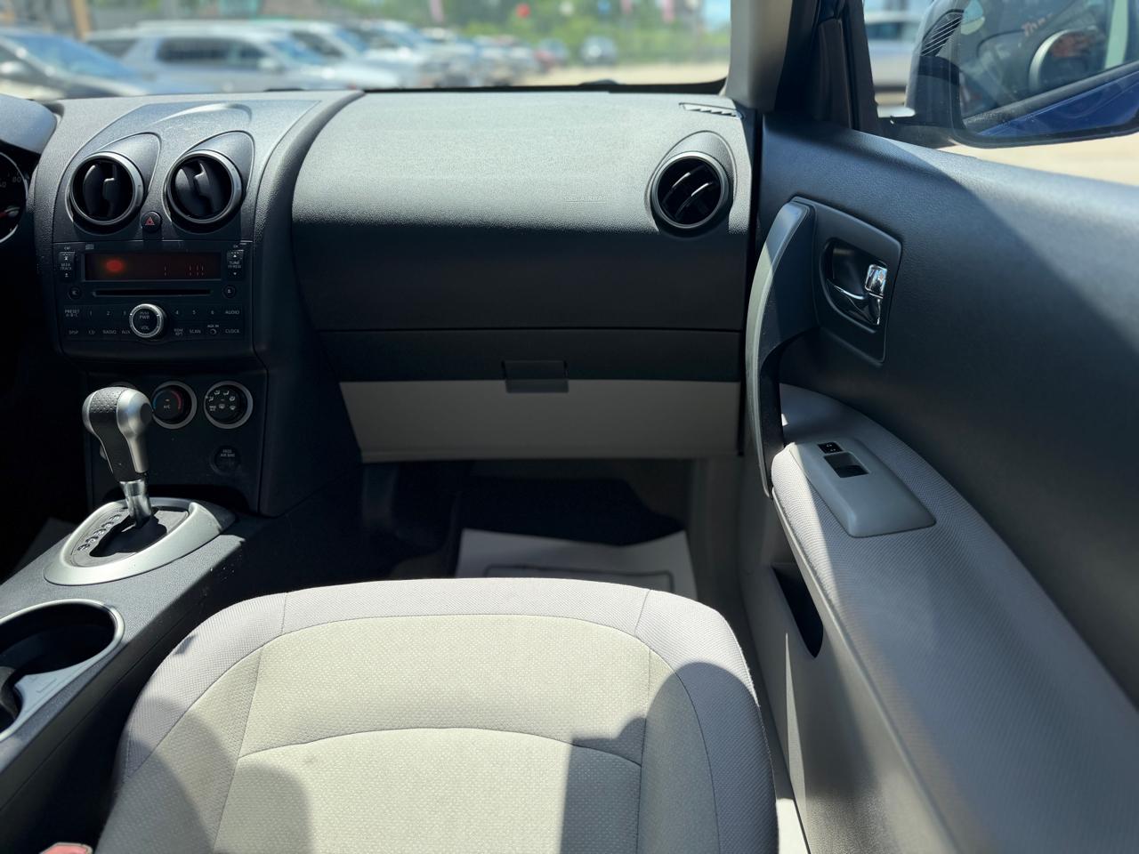 Nissan Rogue S AWD 2010