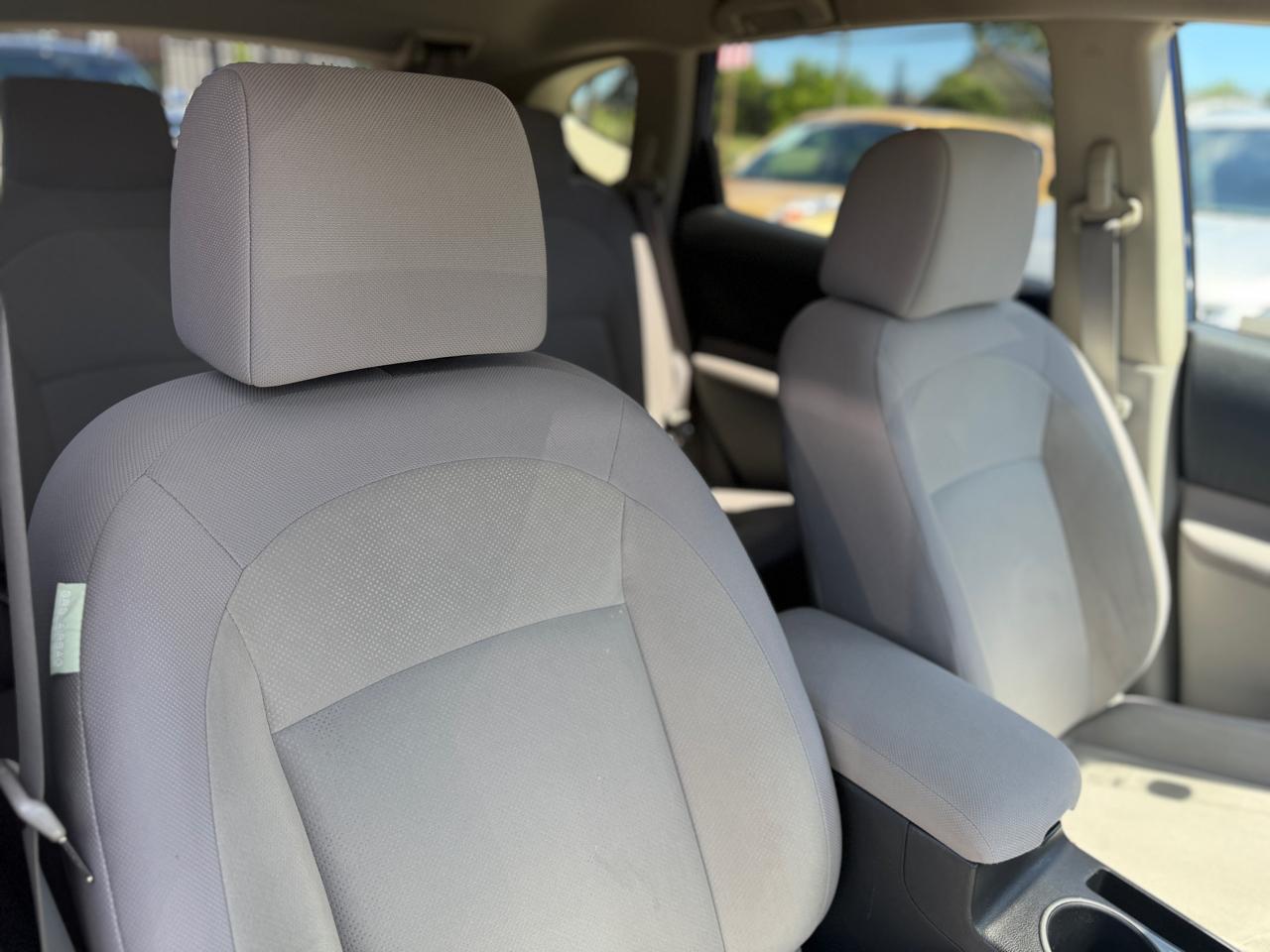 Nissan Rogue S AWD 2010
