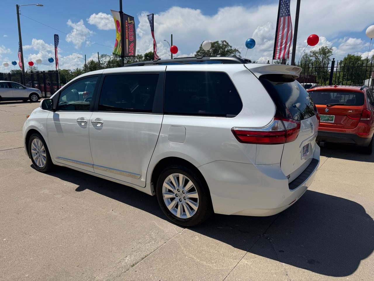 Toyota Sienna  2015