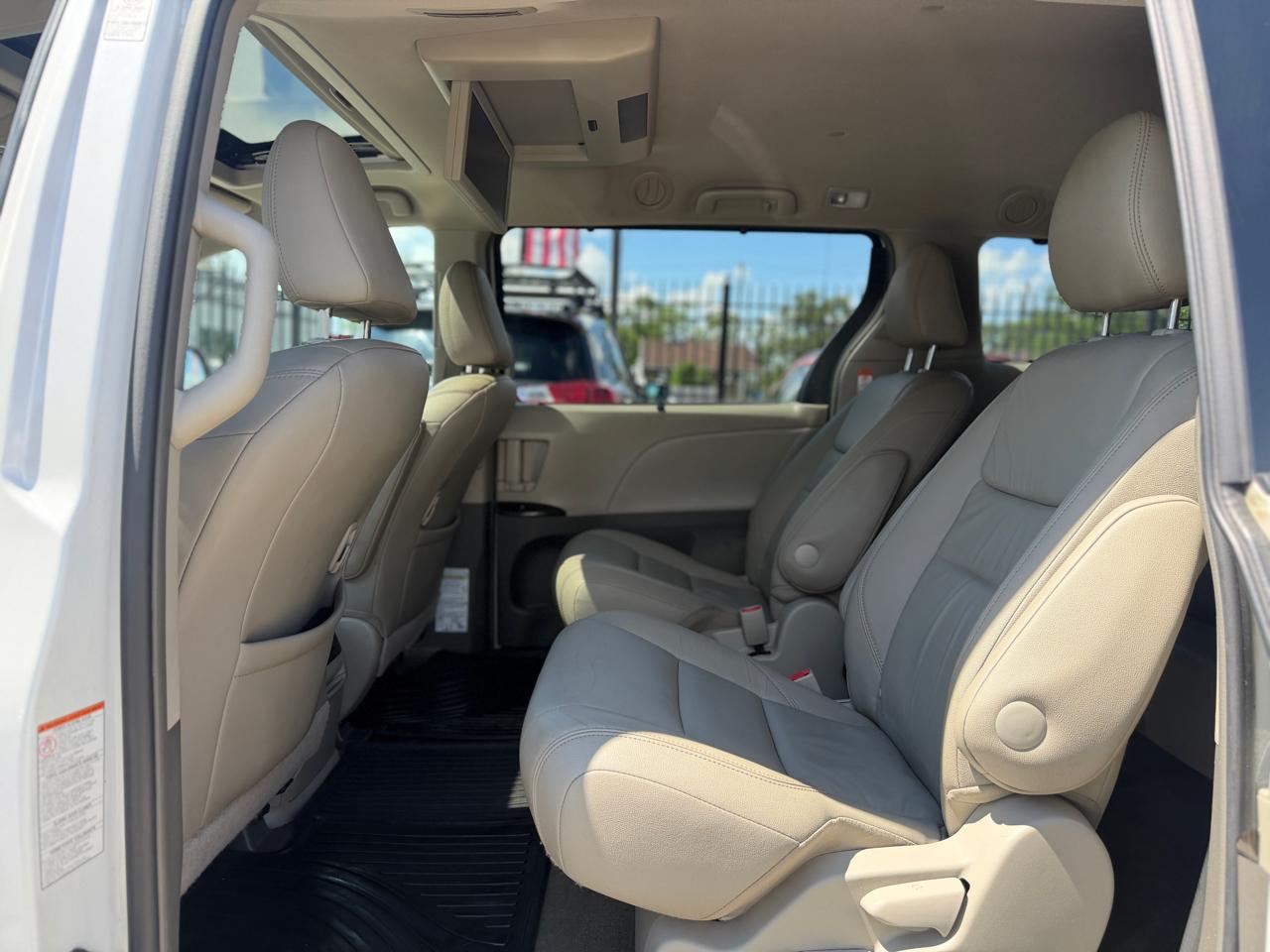 Toyota Sienna  2015