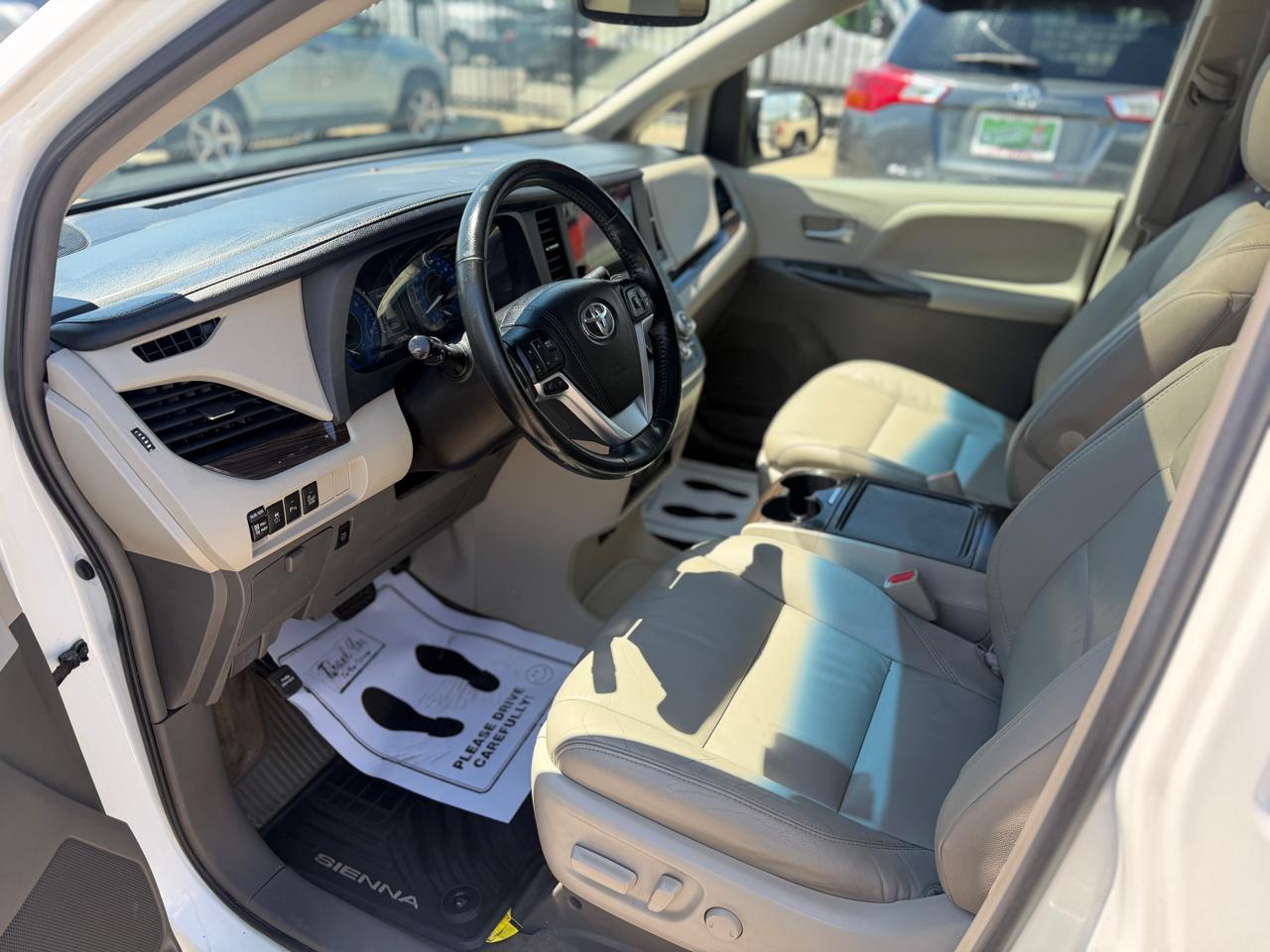 Toyota Sienna  2015