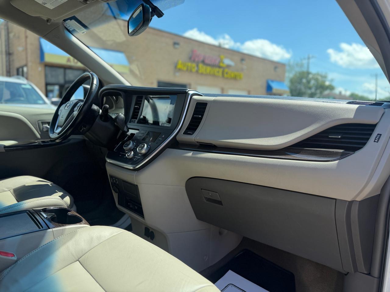 Toyota Sienna  2015