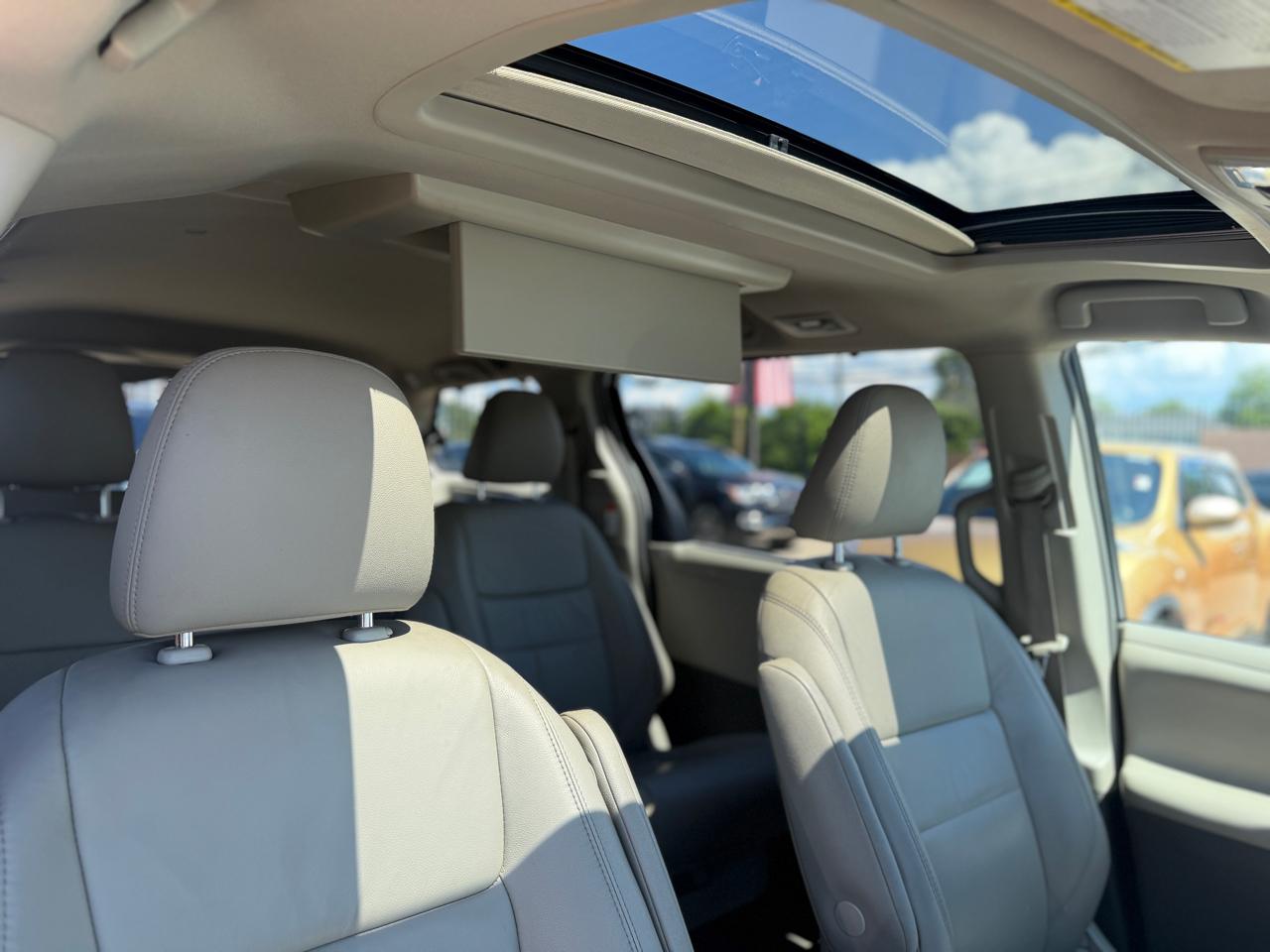 Toyota Sienna  2015