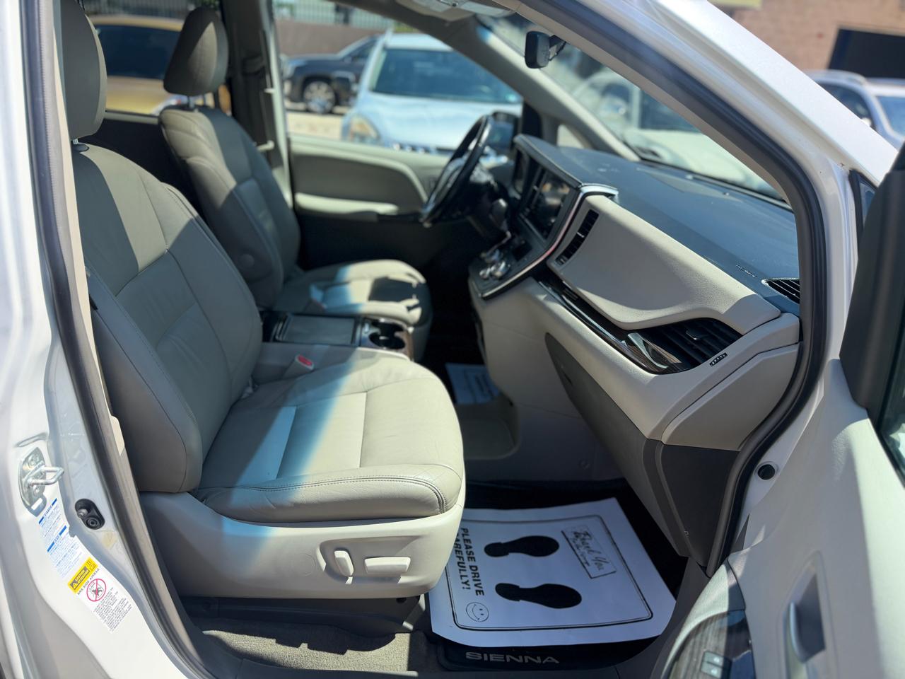 Toyota Sienna  2015
