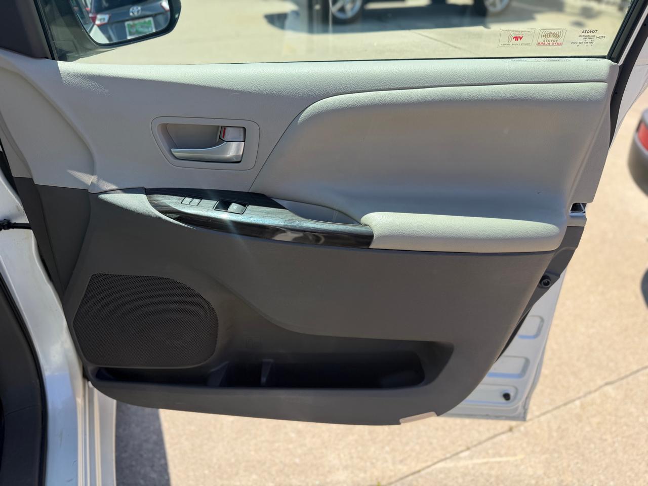 Toyota Sienna  2015