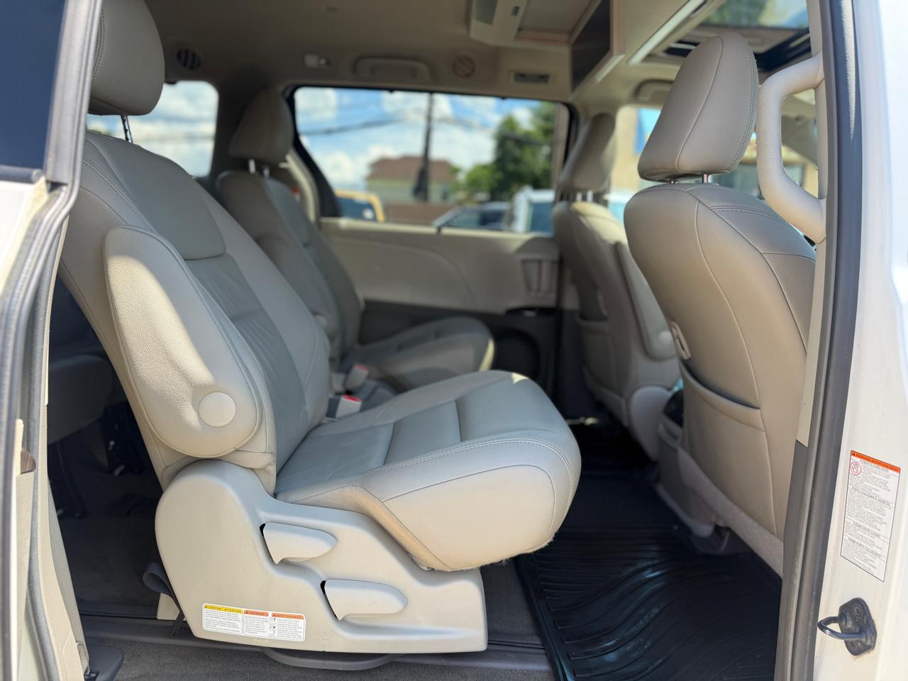 Toyota Sienna  2015