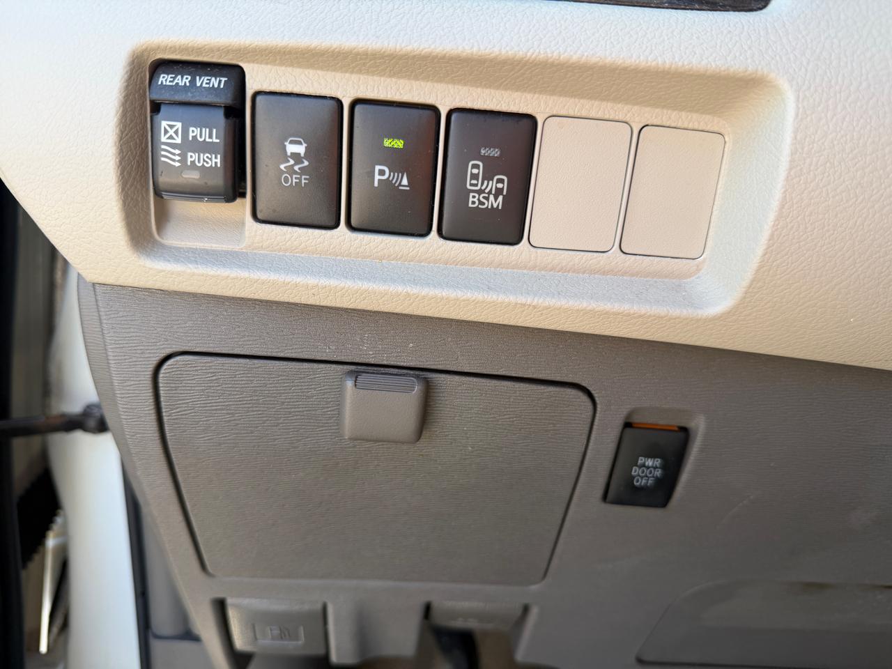 Toyota Sienna  2015