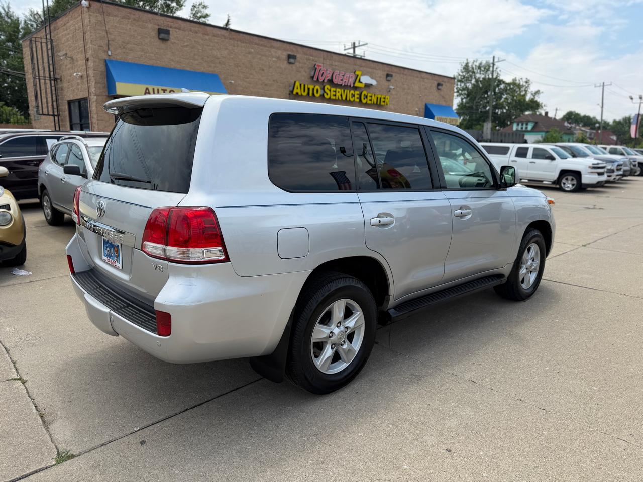 Toyota Land Cruiser 4WD 2011
