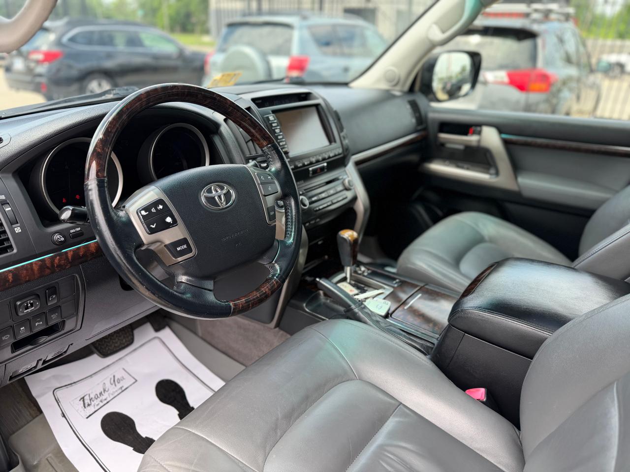Toyota Land Cruiser 4WD 2011