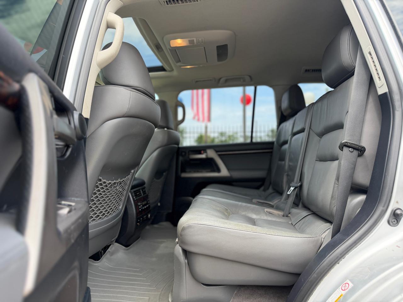 Toyota Land Cruiser 4WD 2011