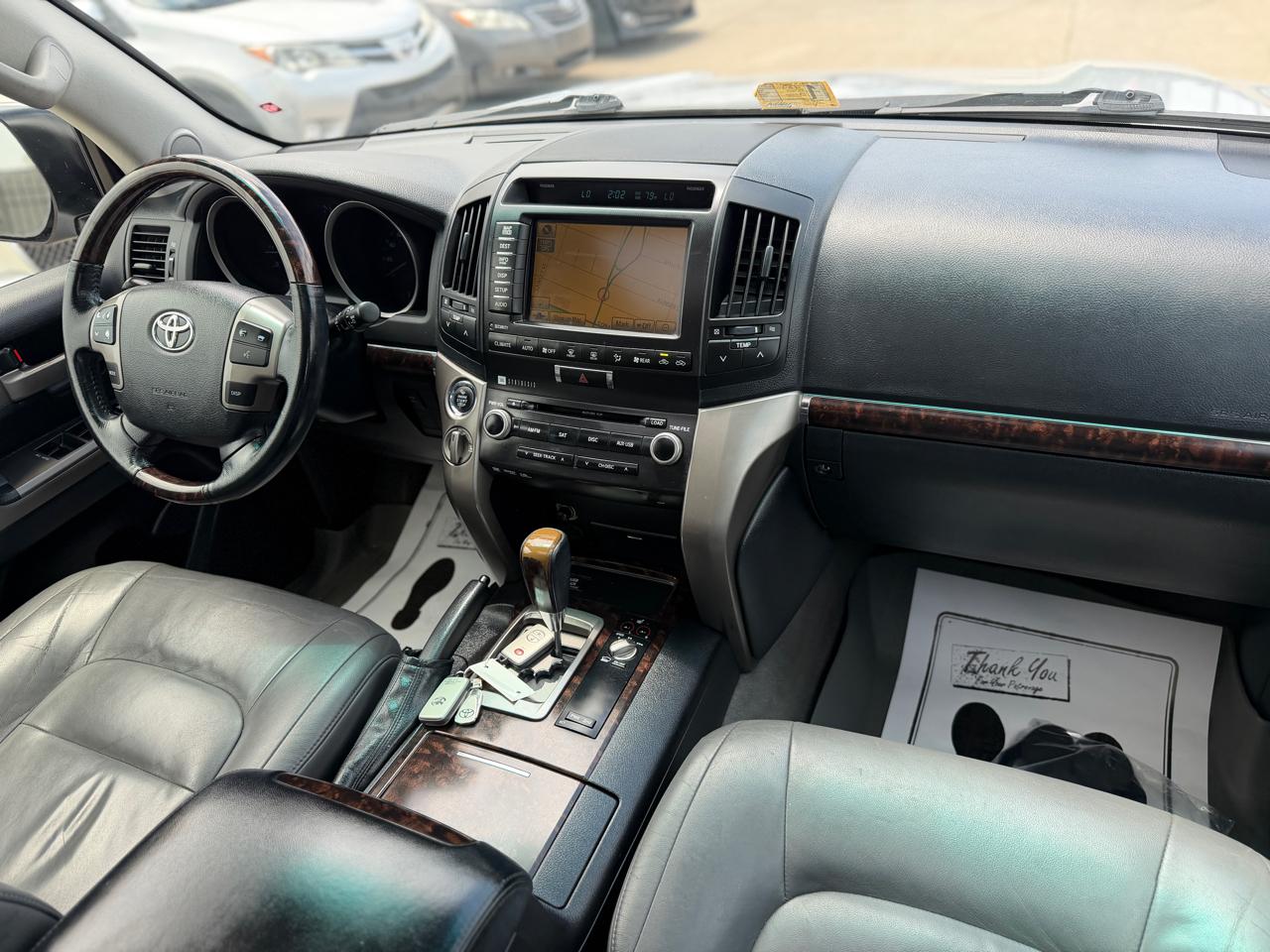 Toyota Land Cruiser 4WD 2011
