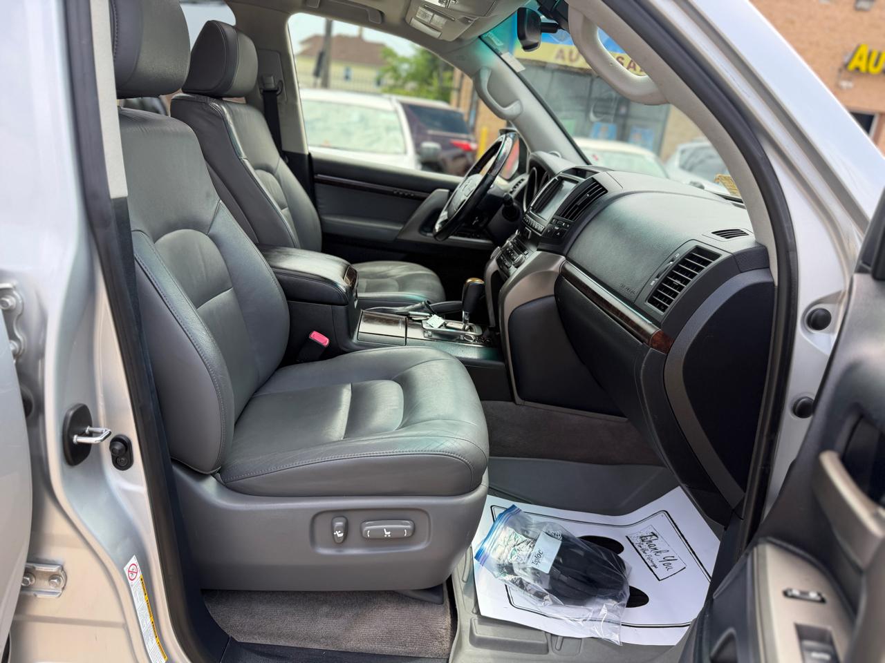 Toyota Land Cruiser 4WD 2011