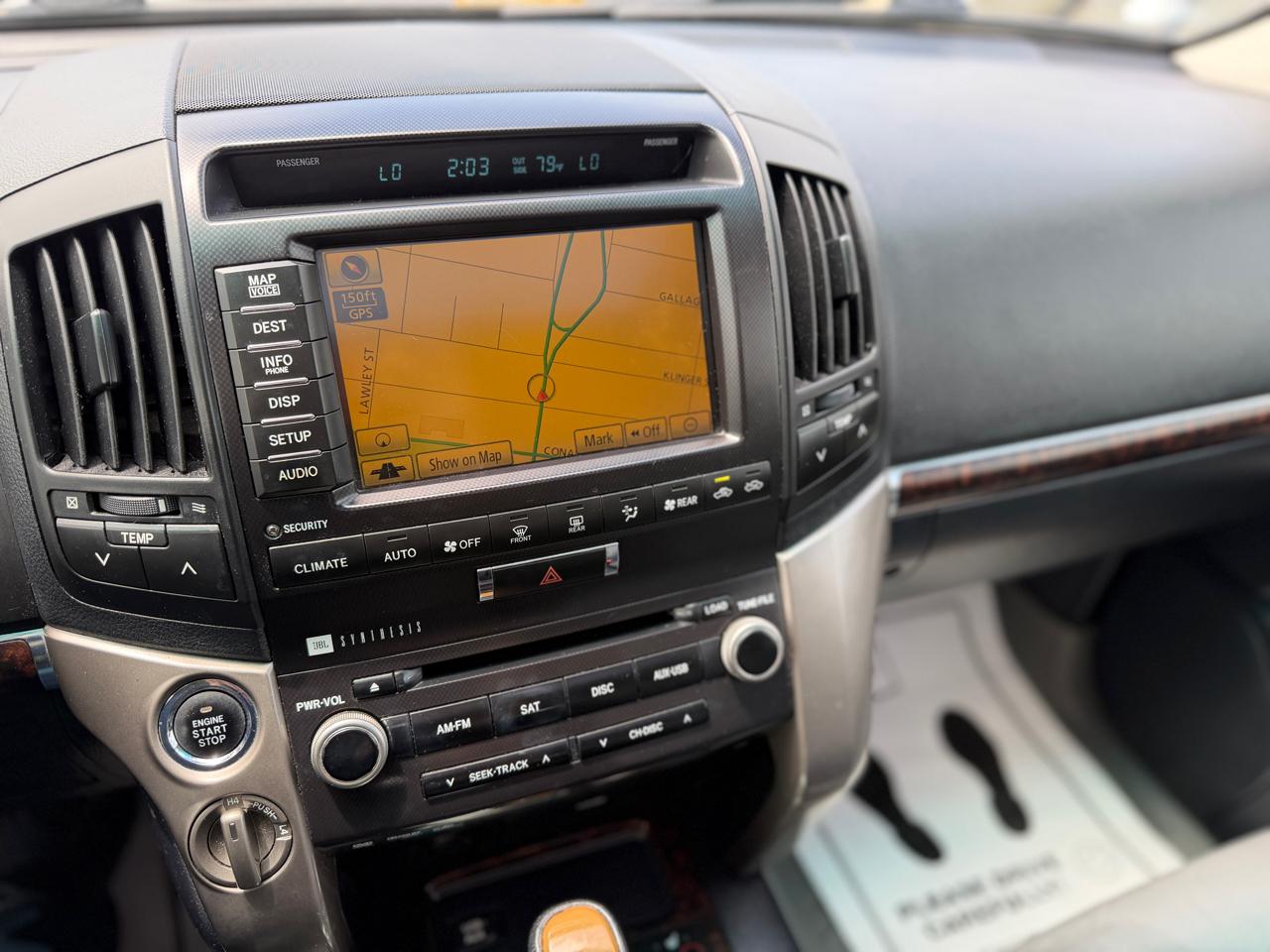 Toyota Land Cruiser 4WD 2011