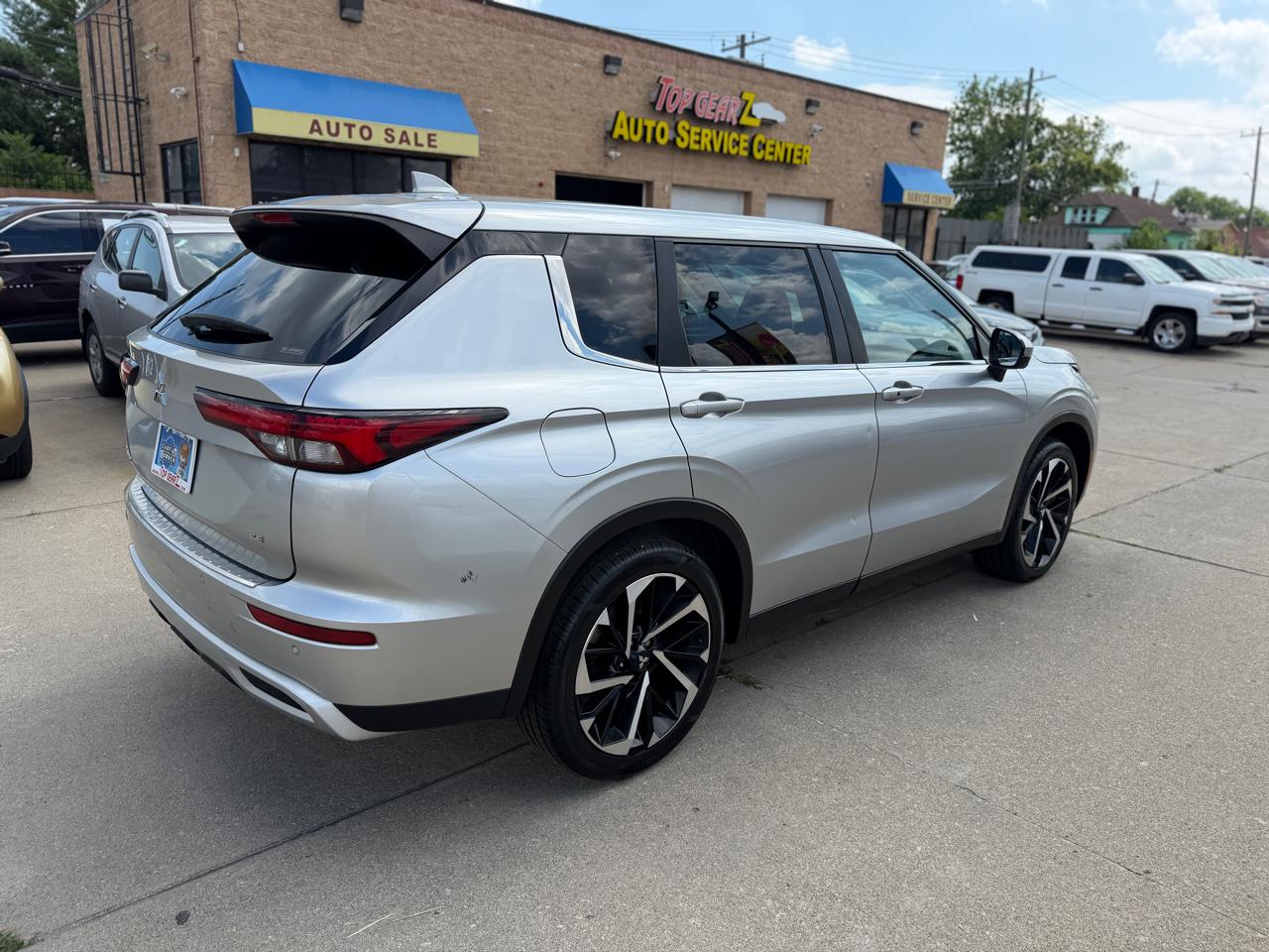 Mitsubishi Outlander SE 4WD 2022