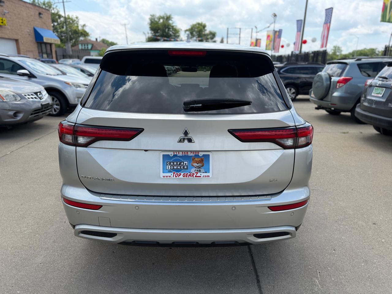 Mitsubishi Outlander SE 4WD 2022