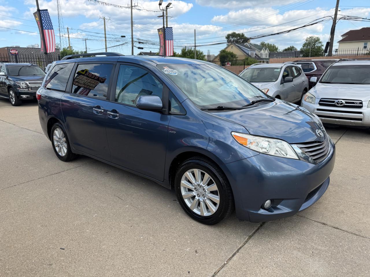 Toyota Sienna  2017