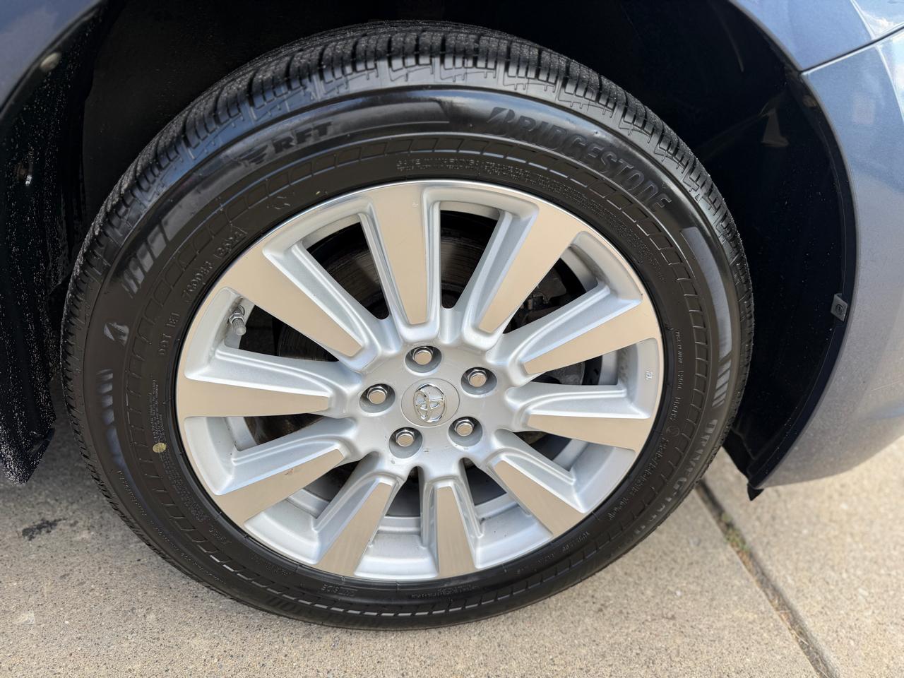 Toyota Sienna  2017