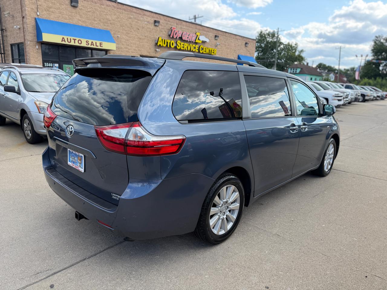 Toyota Sienna  2017