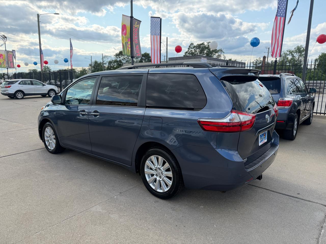 Toyota Sienna  2017