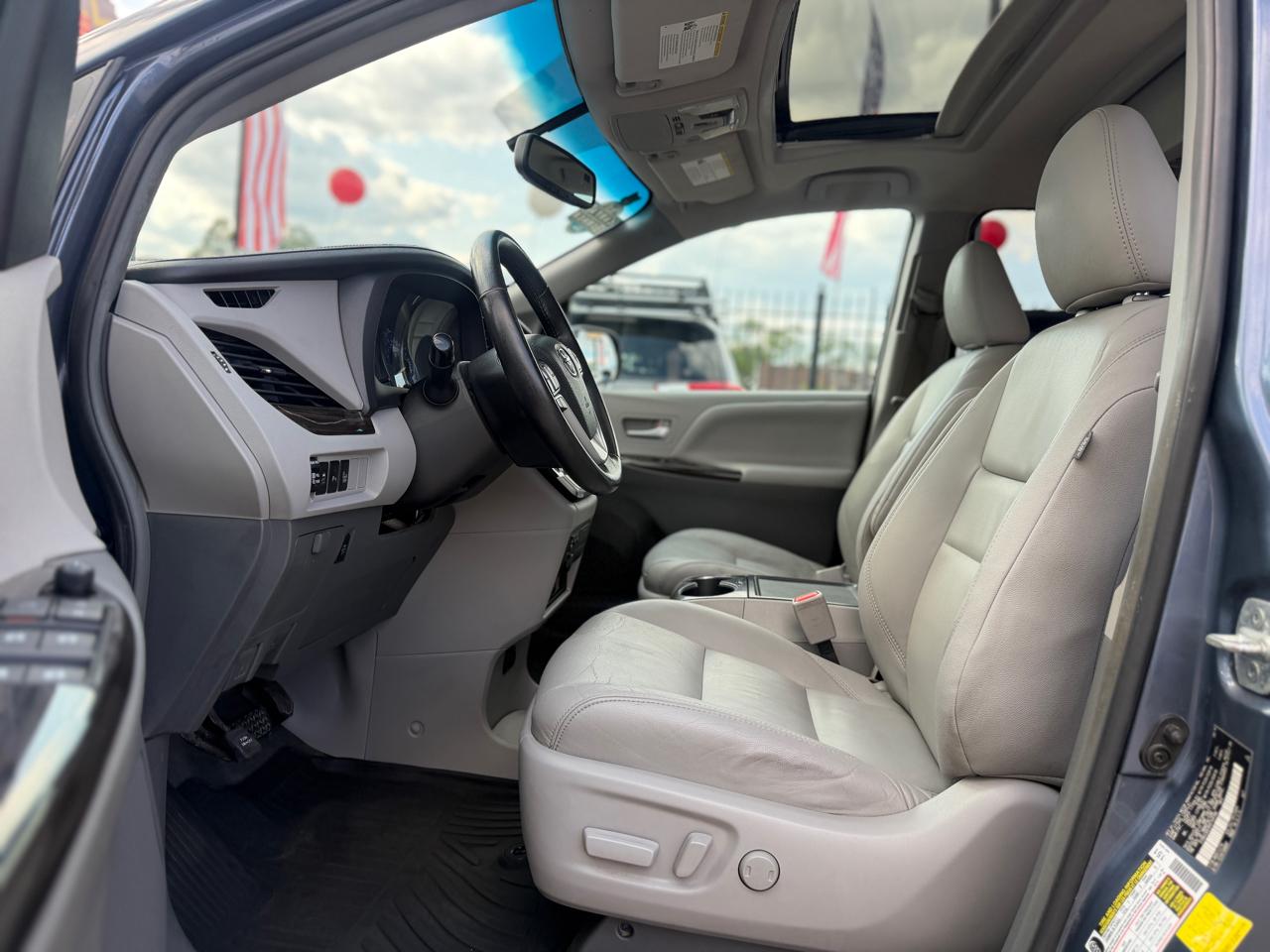 Toyota Sienna  2017
