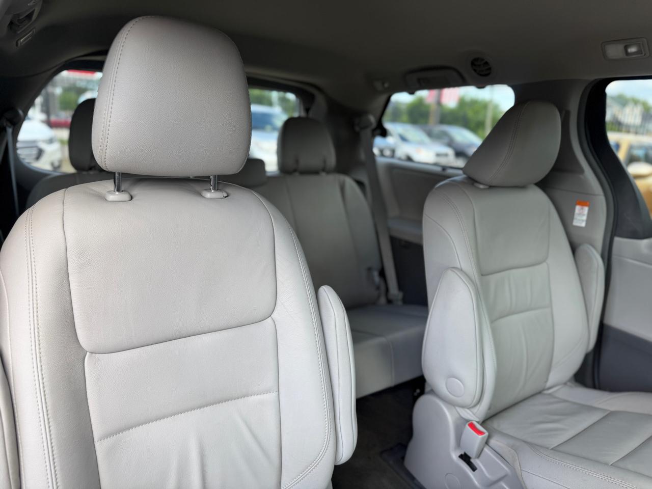 Toyota Sienna  2017