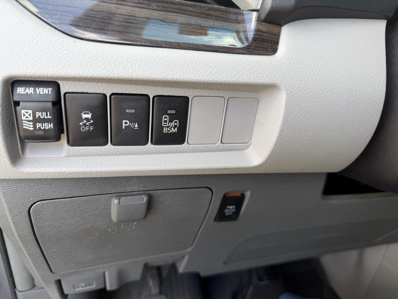 Toyota Sienna  2017