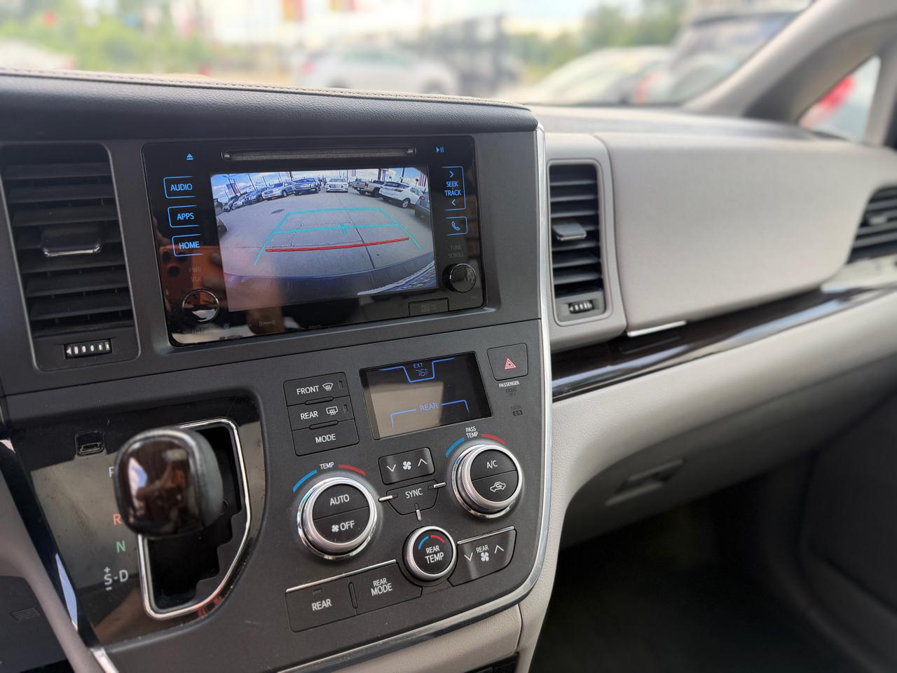 Toyota Sienna  2017