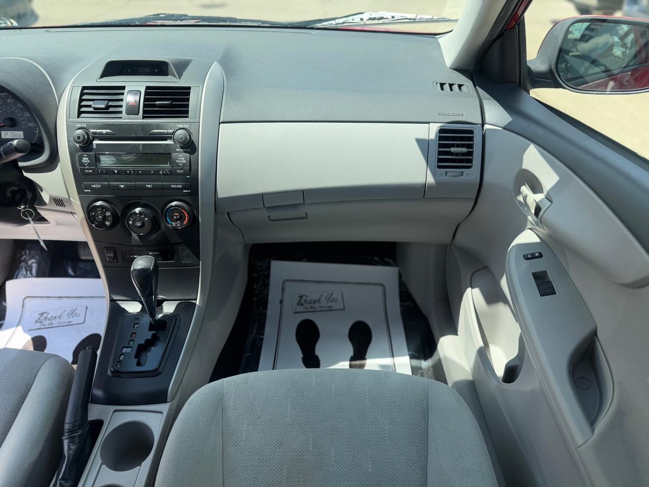 Toyota Corolla LE 4-Speed AT 2013