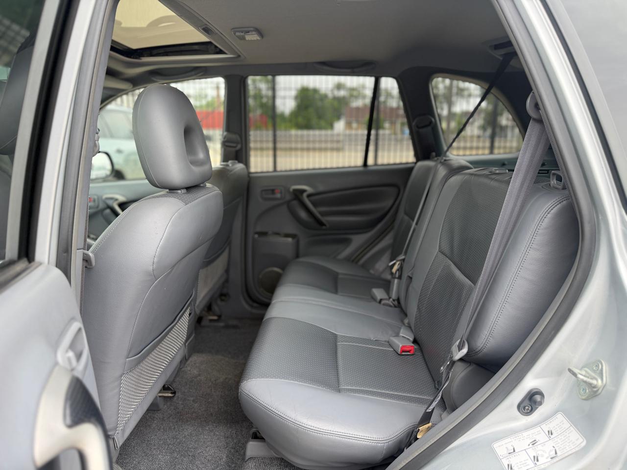Toyota RAV4  2002