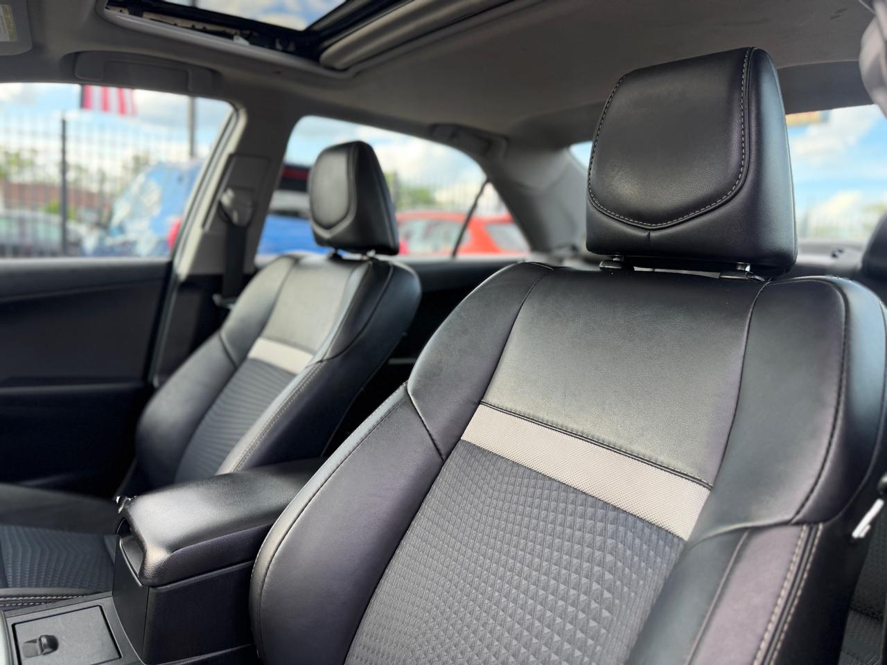 Toyota Camry SE 2012