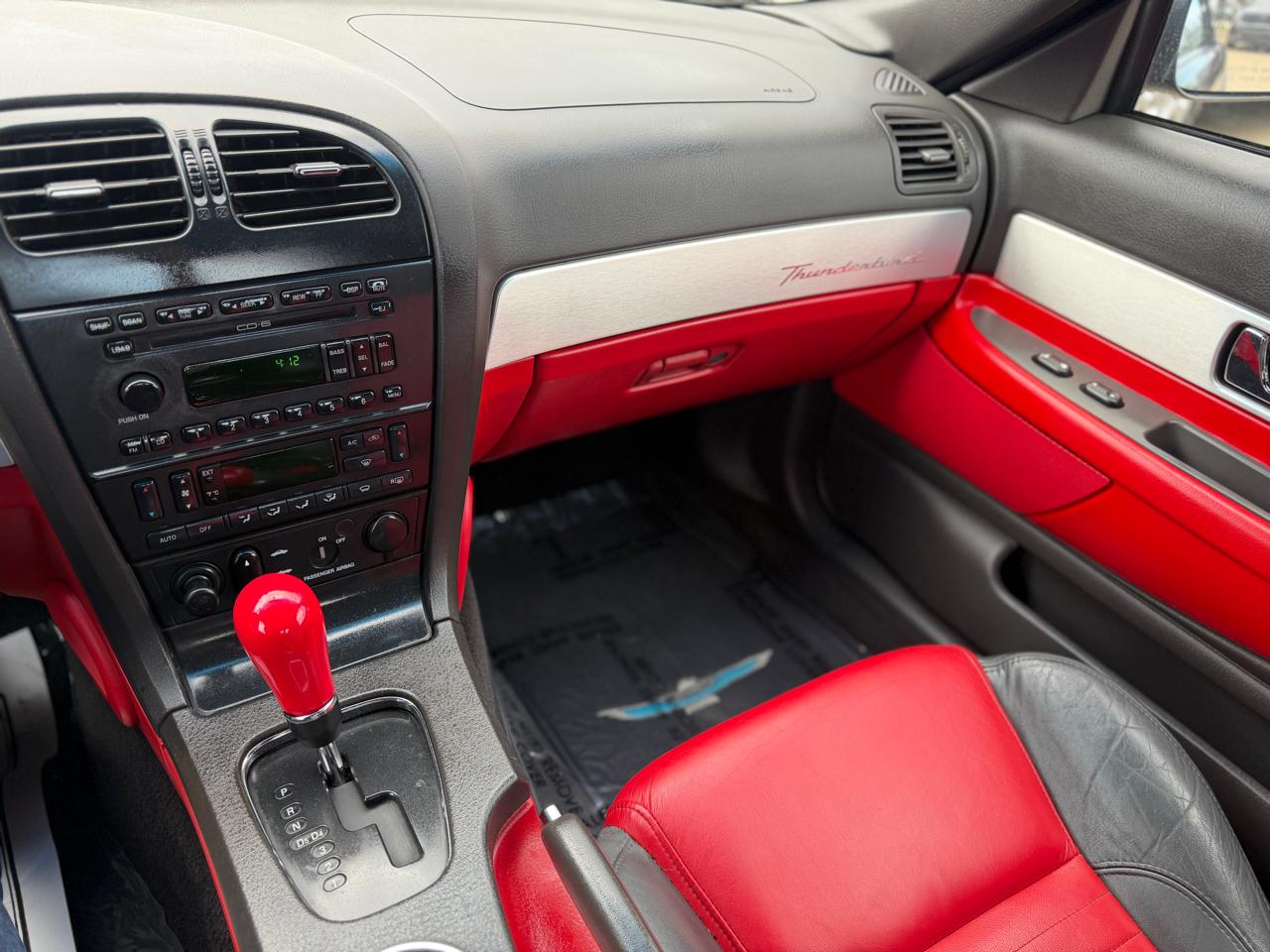 Ford Thunderbird Deluxe 2002