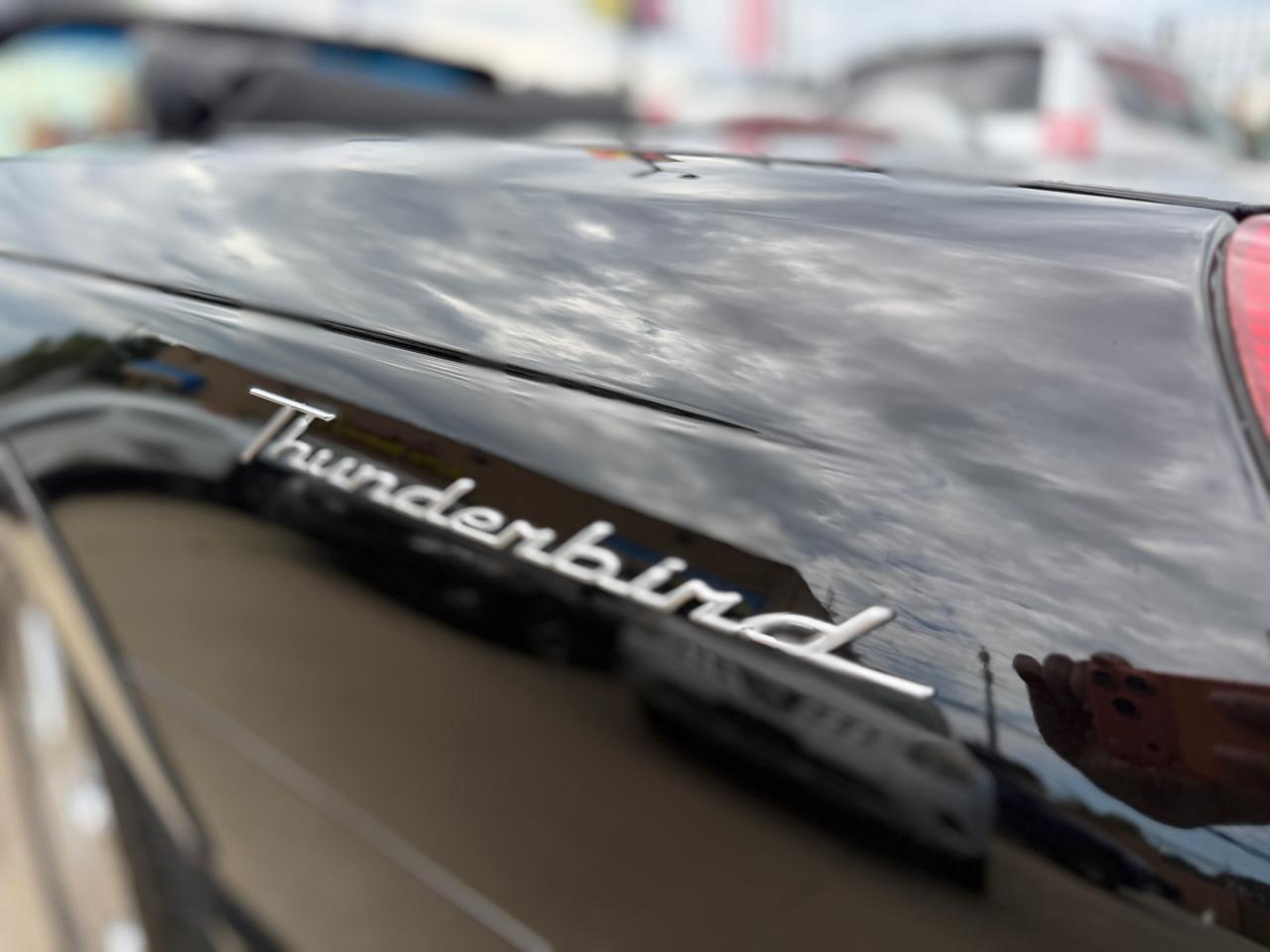 Ford Thunderbird Deluxe 2002