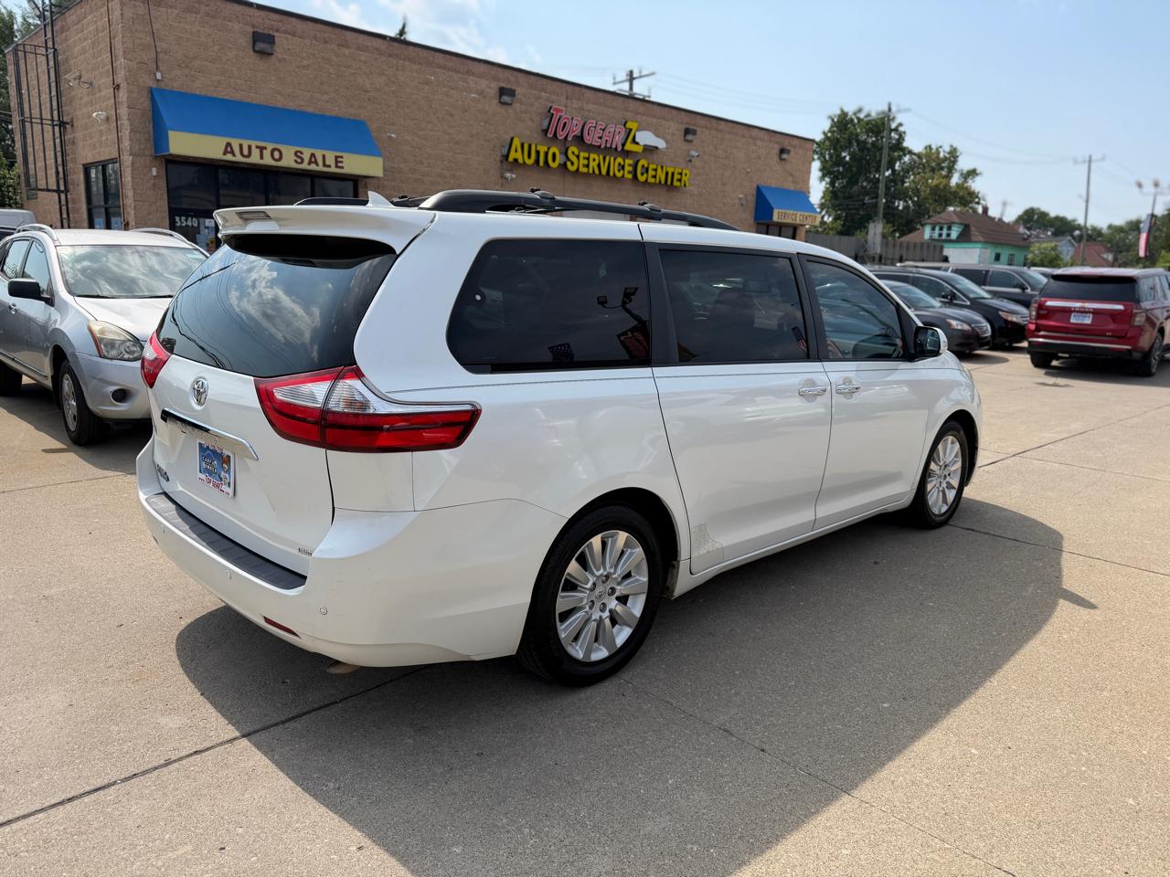 Toyota Sienna  2016