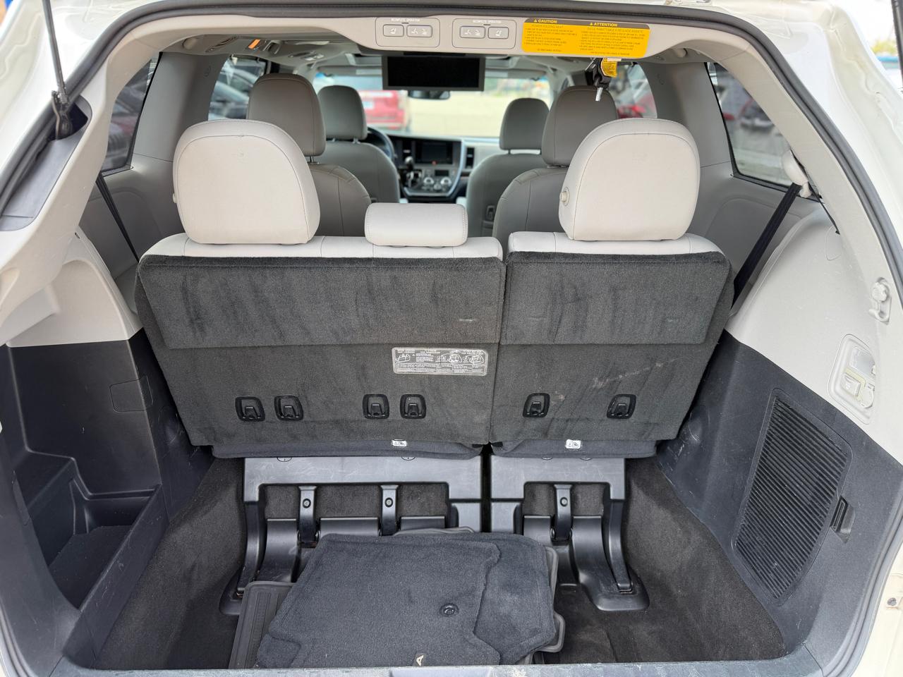 Toyota Sienna  2016