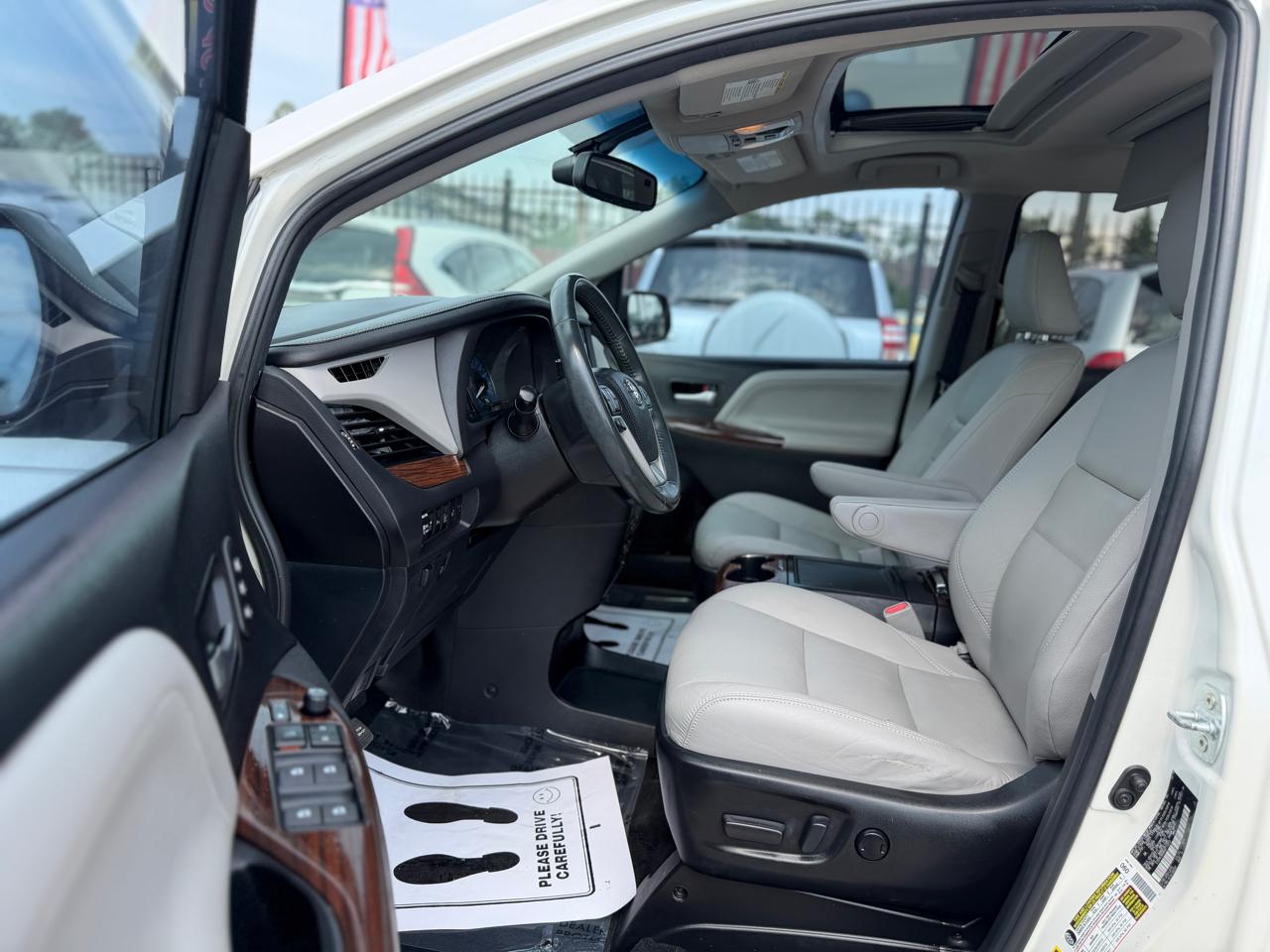 Toyota Sienna  2016