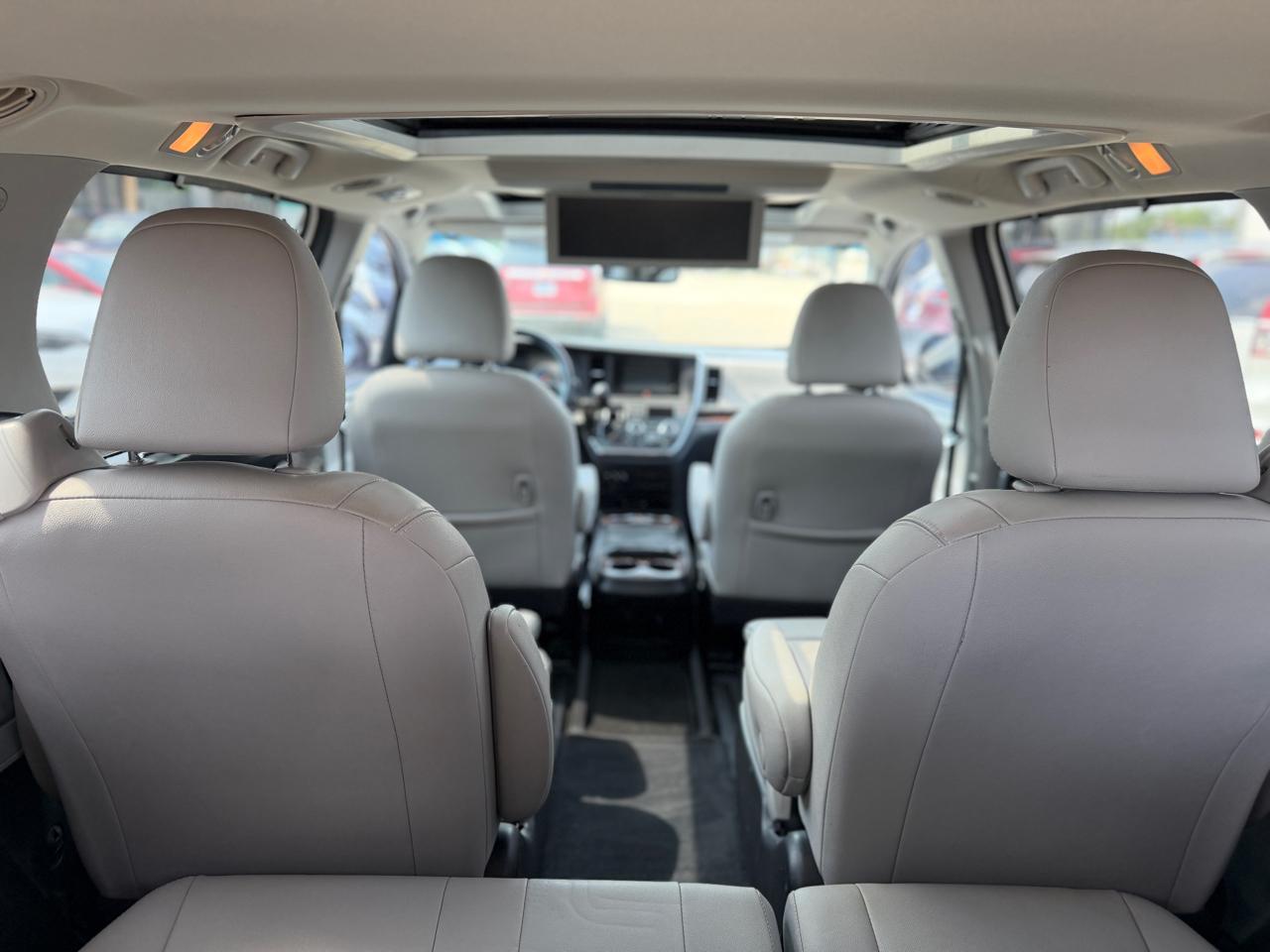 Toyota Sienna  2016