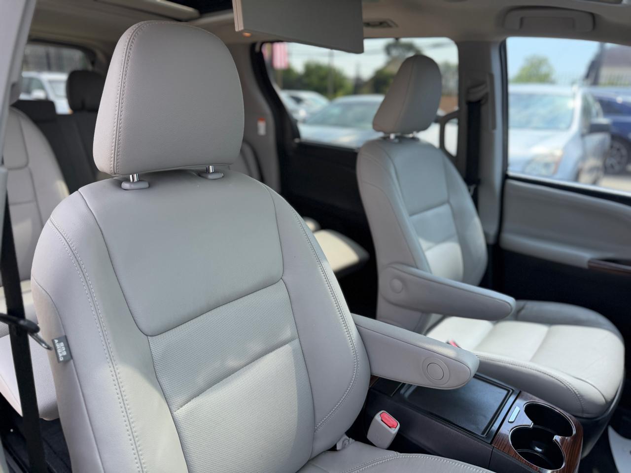 Toyota Sienna  2016