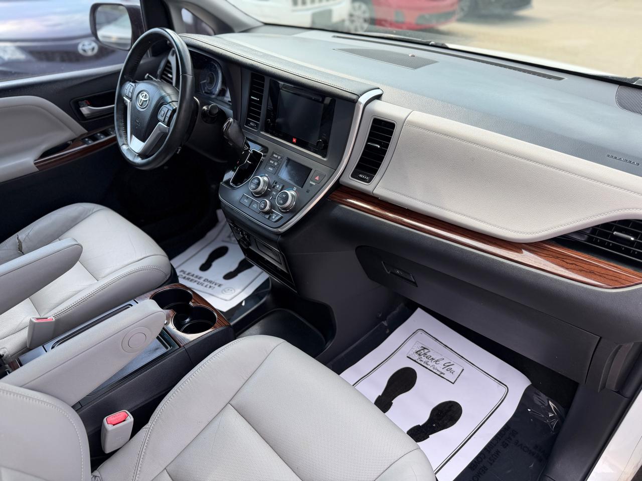 Toyota Sienna  2016