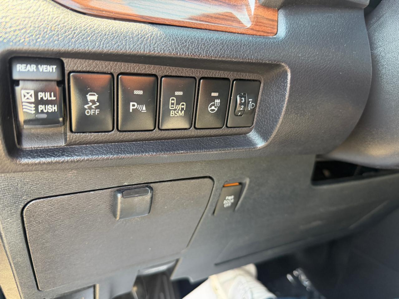 Toyota Sienna  2016