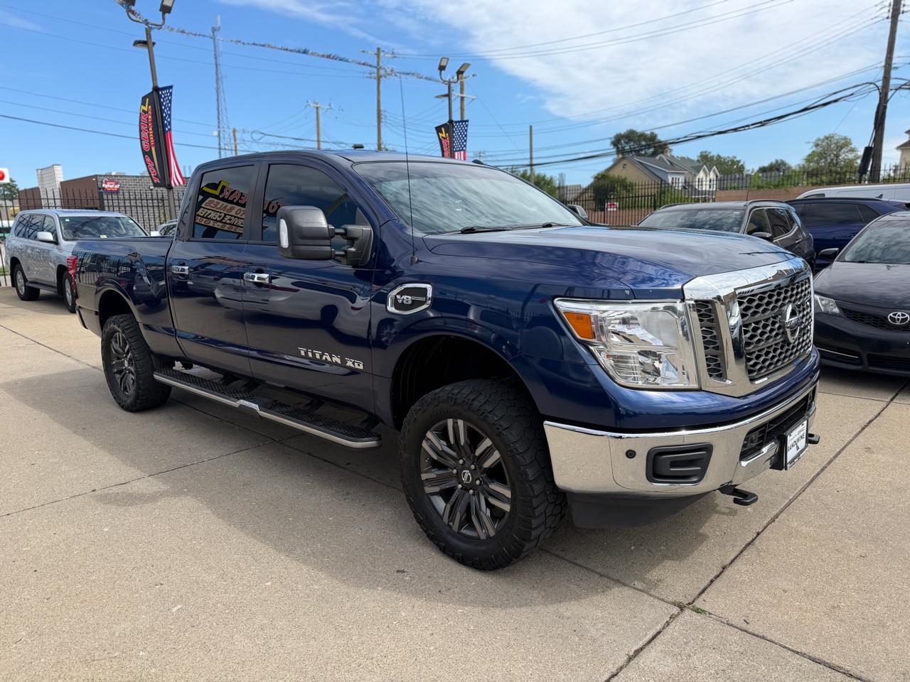 Nissan Titan XD SV Crew Cab 4WD 2018