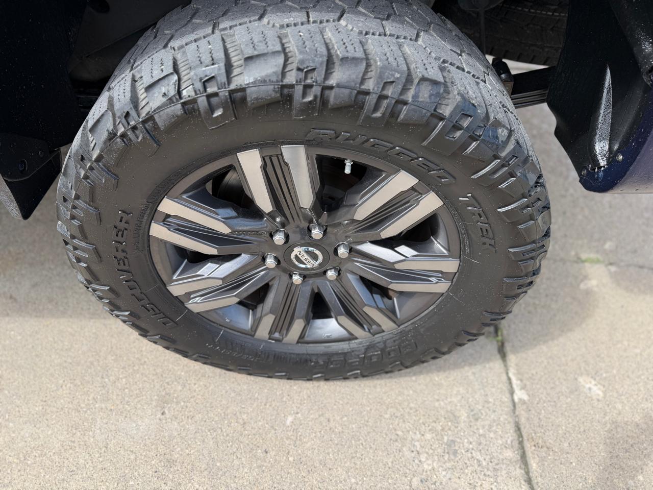 Nissan Titan XD SV Crew Cab 4WD 2018