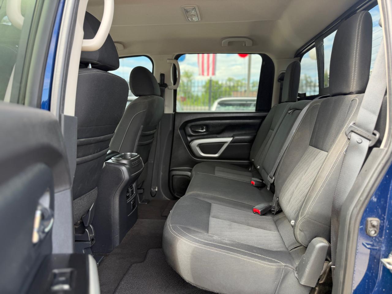 Nissan Titan XD SV Crew Cab 4WD 2018