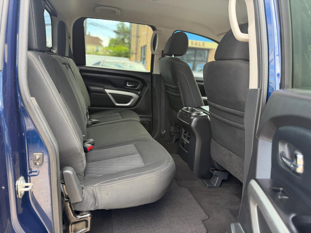 Nissan Titan XD SV Crew Cab 4WD 2018