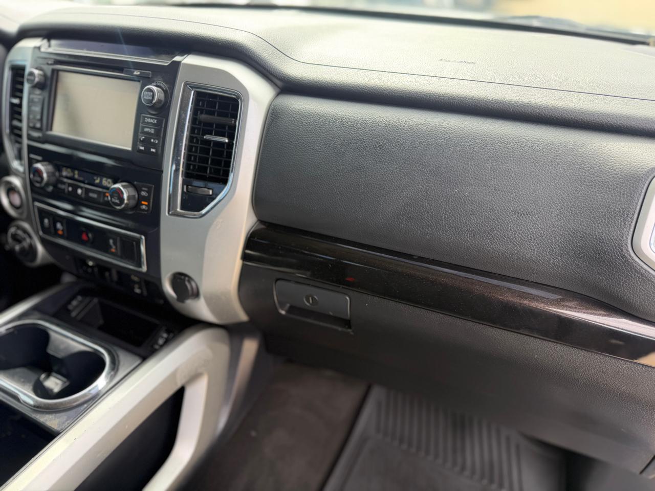 Nissan Titan XD SV Crew Cab 4WD 2018